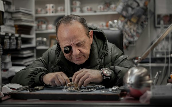 Découvrez les secrets de l'horlogerie artisanale à Paris