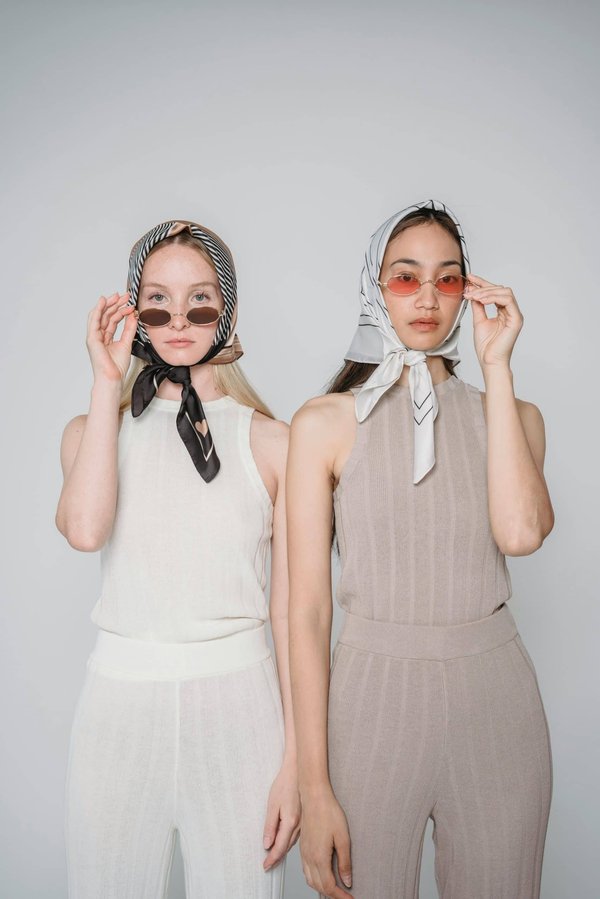 Tout savoir sur les caractéristiques et les styles de la nouvelle collection de foulards d'AccessModa