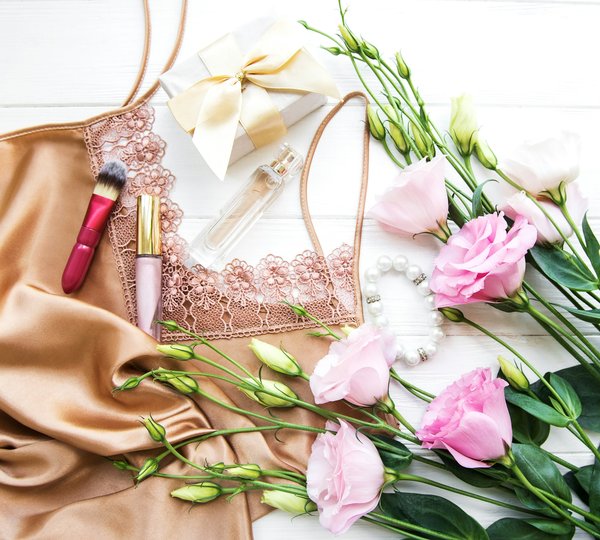 Top 10 accessoires érotiques pour rehausser votre lingerie